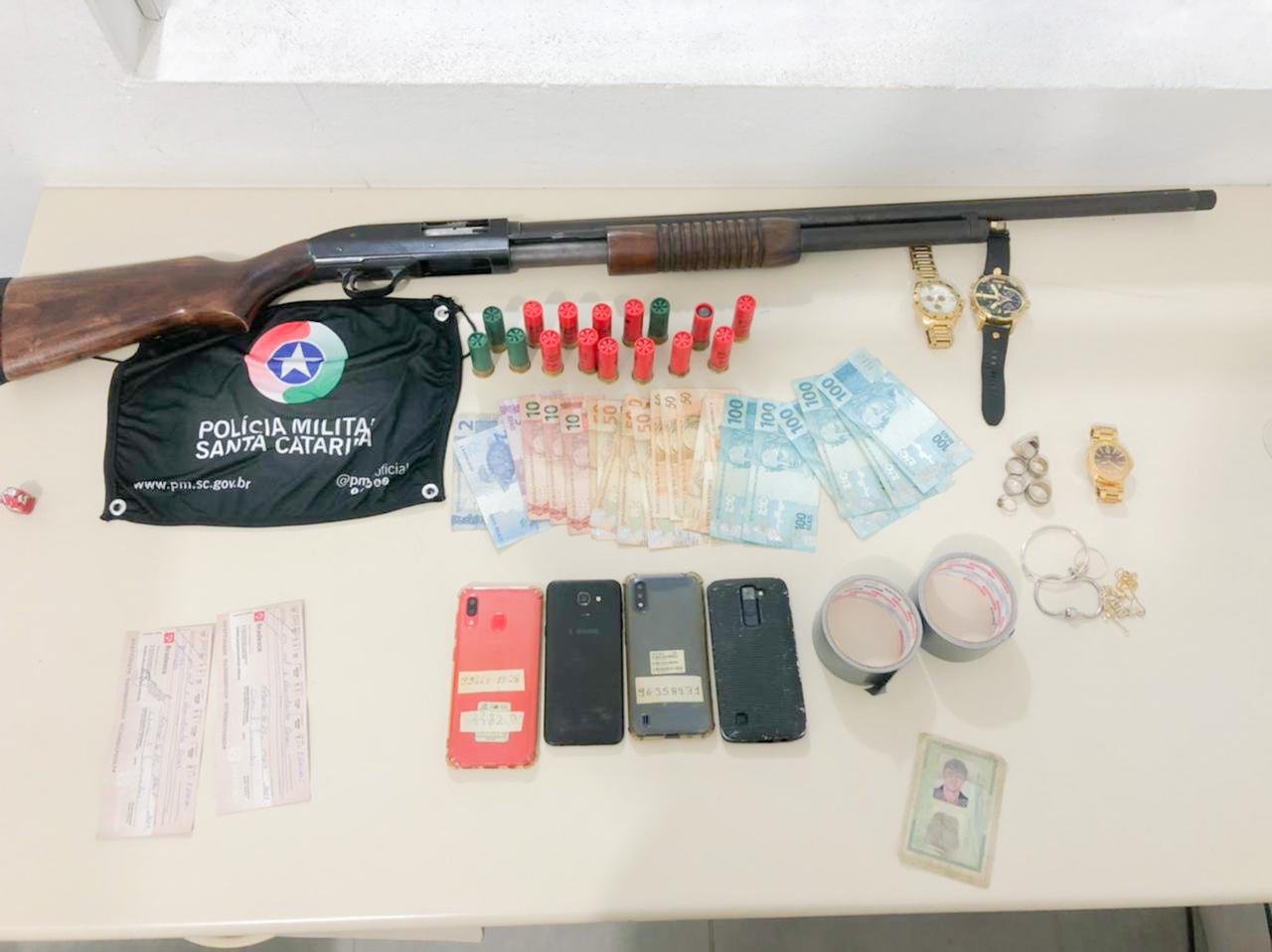 Em Gravatal Homem é preso com arma de fogo ilegal