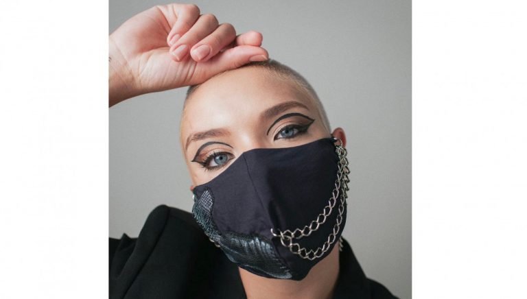 Ex-aluna de Moda da UniSul ganha prêmio em concurso internacional Ex-aluna de Moda da UniSul ganha prêmio em concurso internacional