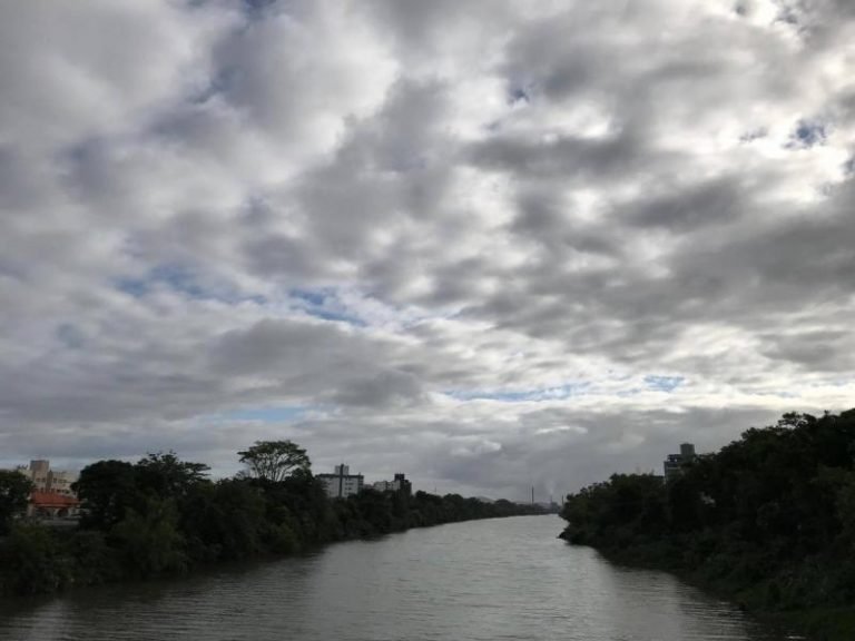 Terça-feira será de nebulosidade em Santa Catarina e chance de chuva isolada Terça-feira será de nebulosidade em Santa Catarina e chance de chuva isolada