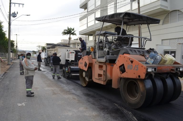 Iniciada a pavimentação do último trecho dos acessos da ponte Prefeito Paulo Osny May