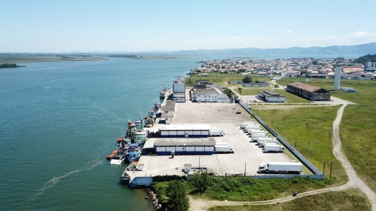 Prefeitura de Laguna inicia negociações para privatização do Porto Pesqueiro Prefeitura de Laguna inicia negociações para privatização do Porto Pesqueiro