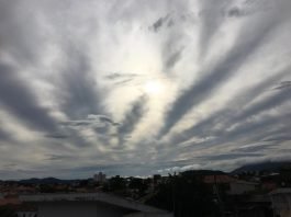 #Pracegover Na foto, céu coberto de nuvens