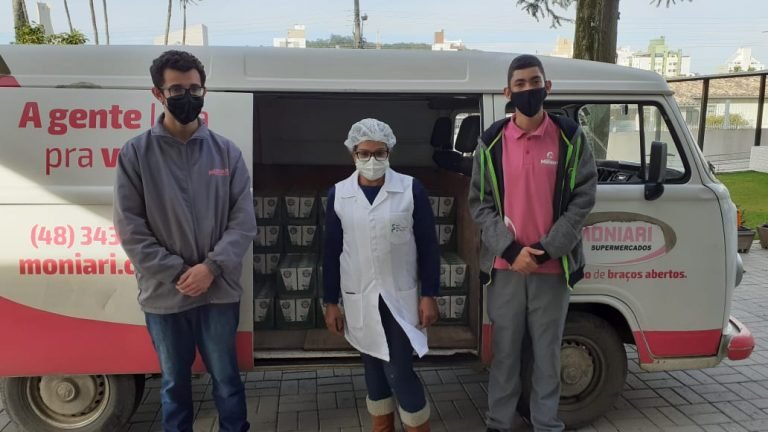 Grupo de amigos arrecada mais de R$ 3 mil em 1 dia e compra leite para asilo de Criciúma