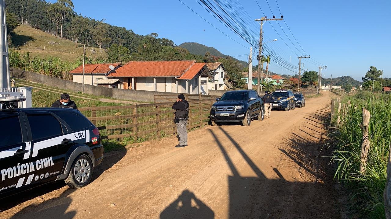 Operação 'Éris' é deflagrada em Pescaria Brava 03