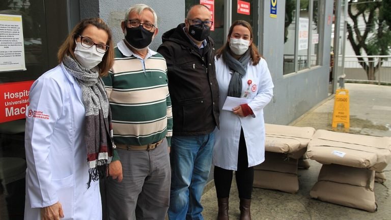Paciente curado da Covid-19 faz doação de equipamentos ao hospital que o atendeu