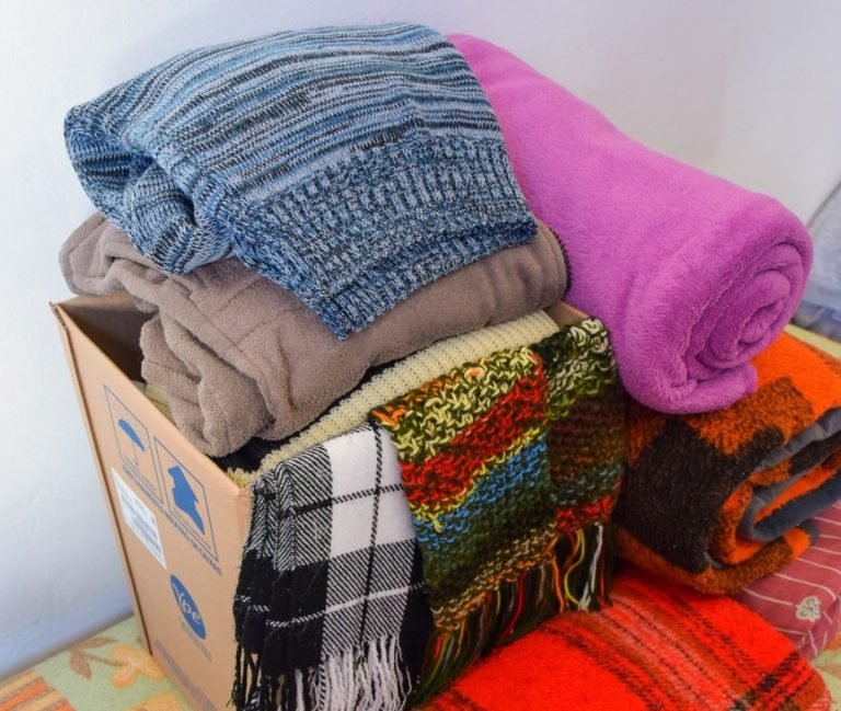 Prefeitura de Tubarão reforça importância da doação de cobertores, mantas e edredons para as famílias atendidas pelo CRAS