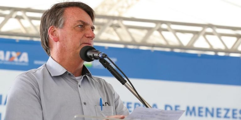 Bolsonaro diz que pedirá ao Senado processo contra Moraes e Barroso Bolsonaro diz que pedirá ao Senado processo contra Moraes e Barroso