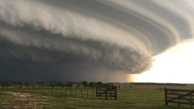 Calor antecede passagem de frente fria que traz temporais a SC a partir de quarta