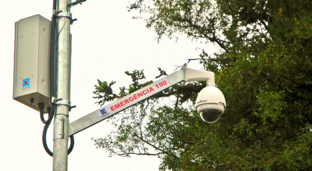 camera_de_monitoramento #Pracegover foto: na imagem há uma câmara de monitoramento