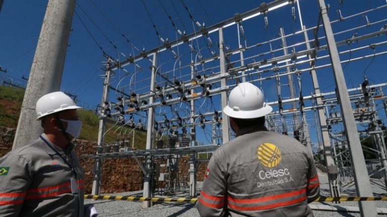 CELESC pagará R$ 32 milhões como restituição à sociedade de valores cobrados a mais de consumidores