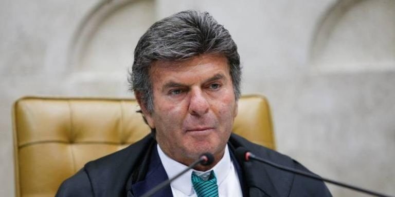Fux reage a ataques de Bolsonaro e suspende diálogo entre os Poderes