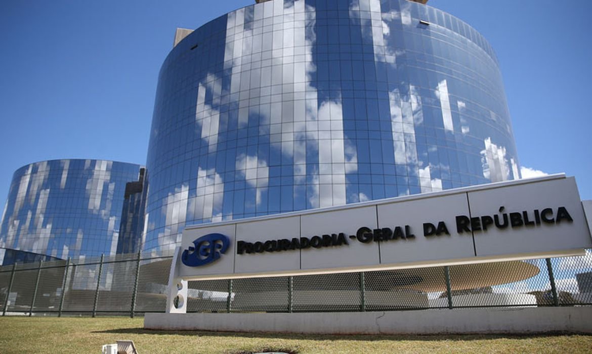 pgr #Pracegover foto: na imagem há um edifício