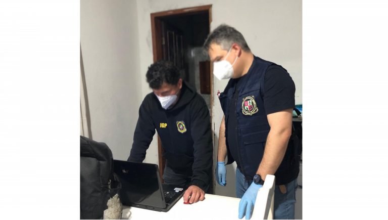 Tubarão: Homem é preso em flagrante suspeito de cometer crime de pornografia infanto-juvenil Tubarão: Homem é preso em flagrante suspeito de cometer crime de pornografia infanto-juvenil