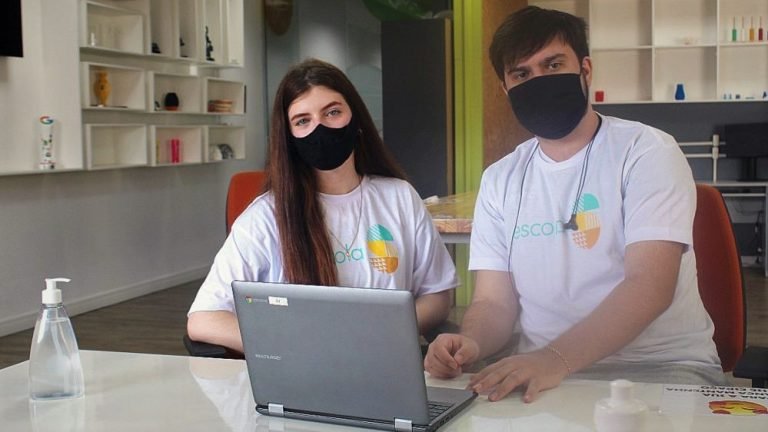 Tubaronense cria projeto que ajuda pessoas cegas a lerem bula de remédios Tubaronense cria projeto que ajuda pessoas cegas a lerem bula de remédios
