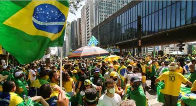 Bolsonaro ataca TSE, Alexandre de Moraes e diz que 'o povo acordou' em discurso em SP
