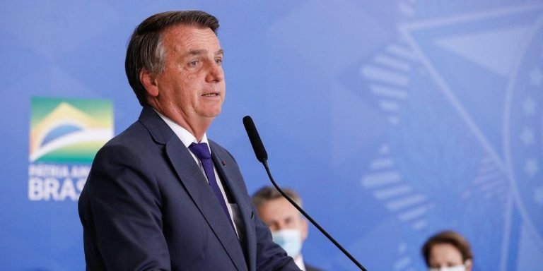 Bolsonaro critica adoção de “passaporte Covid”: “Isso é um crime”