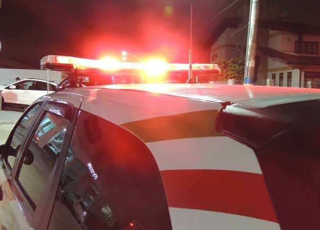 Imbituba Homem é morto pela PM após sacar arma de policial e atirar 3 vezes contra ele