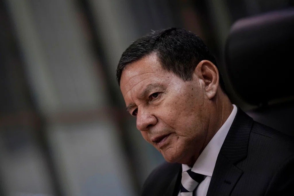 Mourão diz que não ‘há clima’ para impeachment de Bolsonaro
