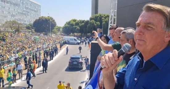 Não escolham o lado do conforto, diz Bolsonaro em discurso em Brasília
