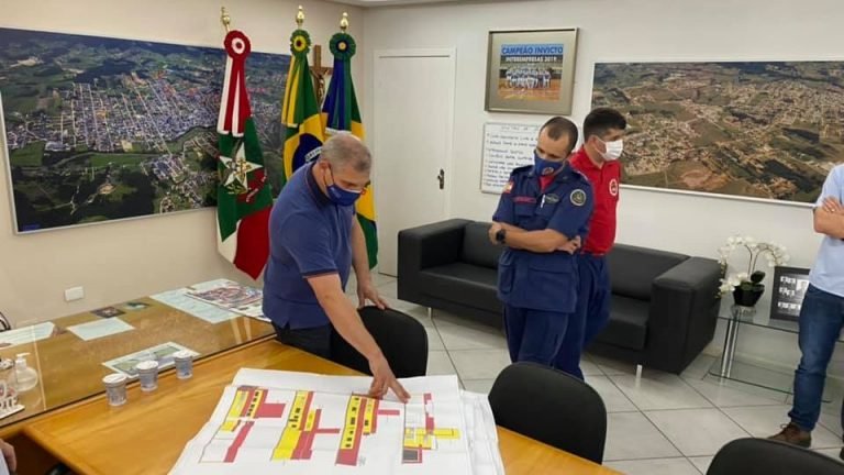 Prefeito de Braço do Norte assina ordem de serviço para segunda etapa da sede dos Bombeiros