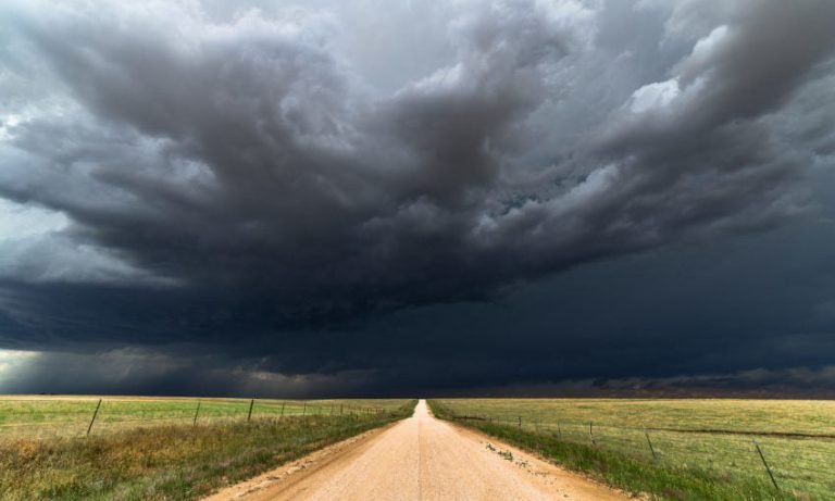 Previsão do tempo em SC: temporais e frente fria até sábado