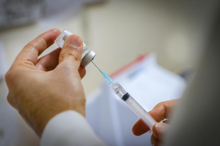 Tubarão inicia aplicação de dose de reforço para idosos com mais de 85 anos