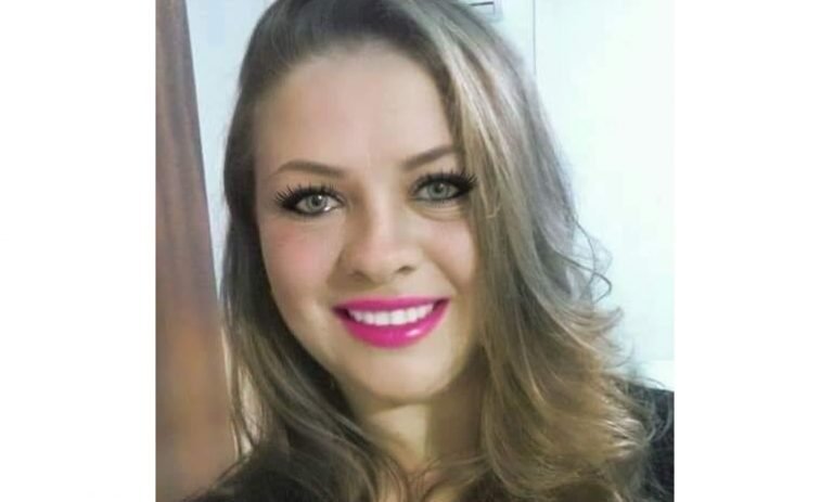 Amigos e familiares se despedem de Juliana Lembeck Loch, moradora de Braço do Norte