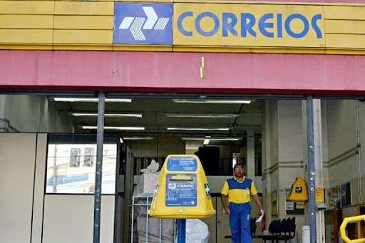 Correios ficarão com o “osso” se não forem privatizados, diz ministro