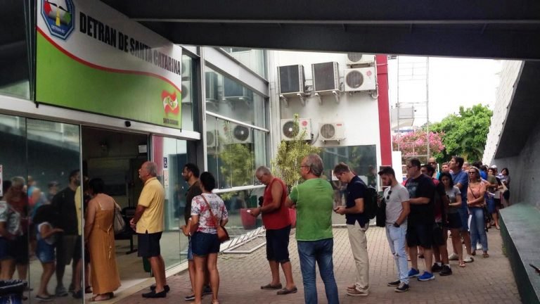 Detran de SC vai atender demanda também pelo WhatsApp Detran de SC vai atender demanda também pelo WhatsApp