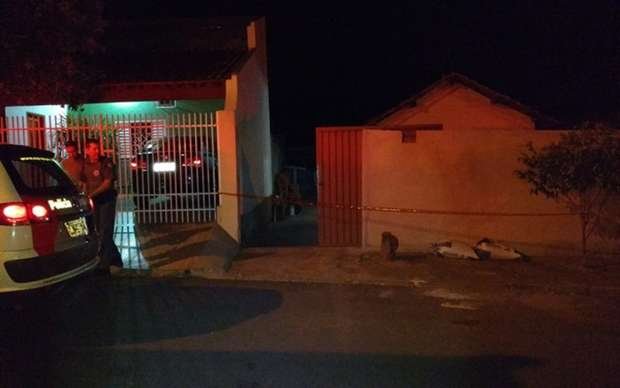 Menino de 12 anos joga óleo quente no padrasto para defender mãe grávida de agressões Menino de 12 anos joga óleo quente no padrasto para defender mãe grávida de agressões