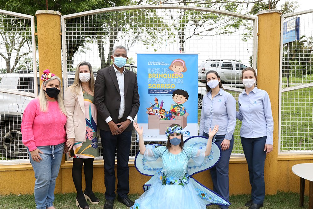 Ortoimagem doa mais de 500 brinquedos