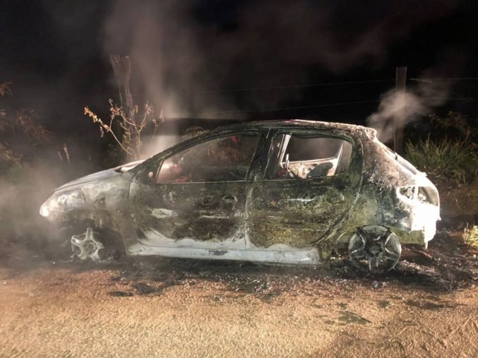 carro queimado