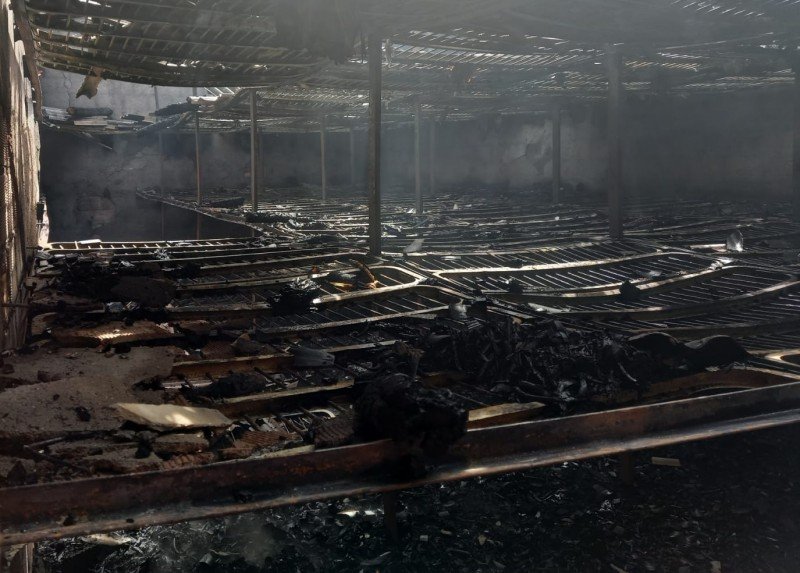 estufa #Pracegover foto: na imagem há uma estufa de fumo totalmente destruída