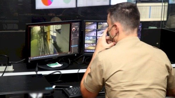 Foragido se entrega em quartel PM por estar passando fome
