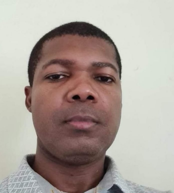 homem assassinado #Pracegover foto: na imagem há um homem com semblante sério