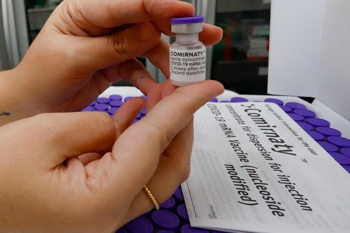 Ministério da Saúde negocia compra de 40 milhões de vacinas da Pfizer destinadas às crianças