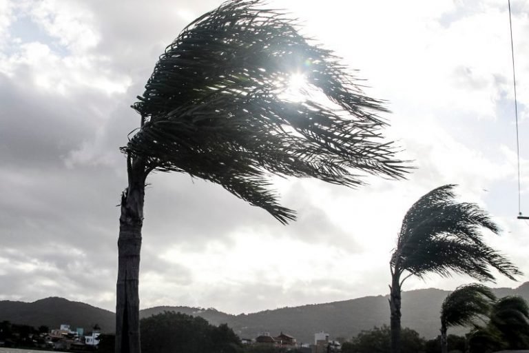 Sábado ainda tem chance de chuva isolada em Santa Catarina