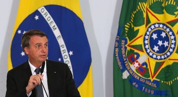 Bolsonaro diz que passaporte da vacina é “coleira” para a sociedade