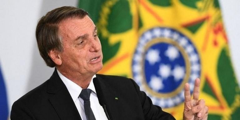 Bolsonaro sobre revista americana Time: ‘Será que vai para mim aquele prêmio?’