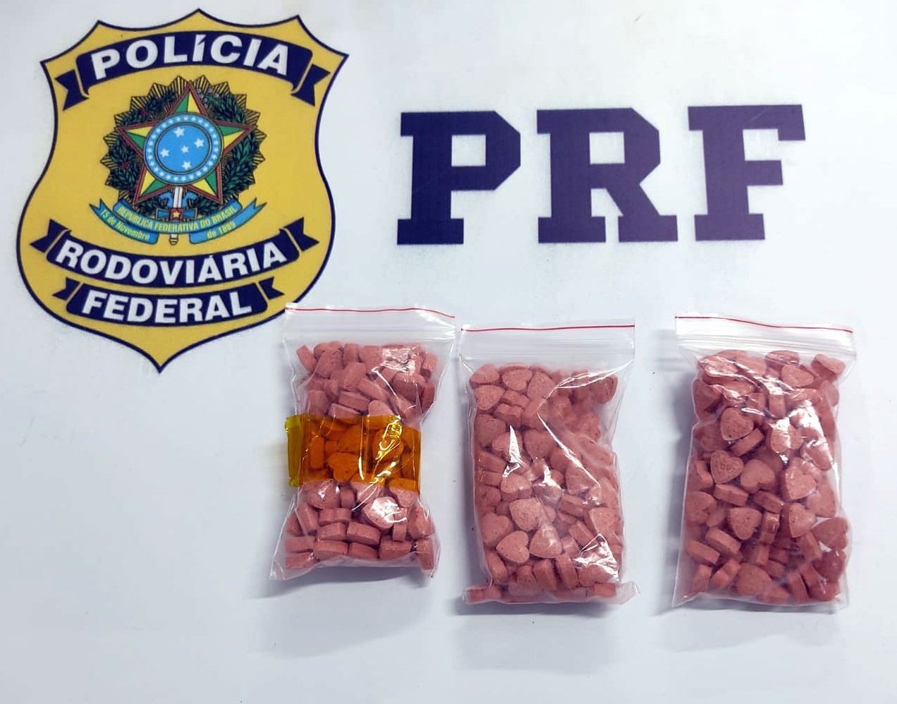 BR-101 300 comprimidos de ecstasy são apreendidos com menor em Tubarão