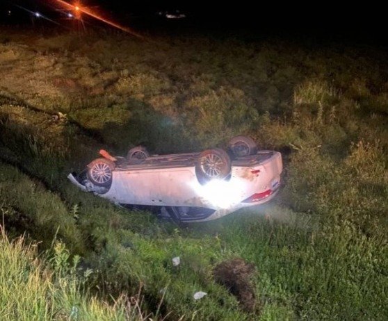 Carro capota com gestante na BR-101, em Santa Rosa do Sul