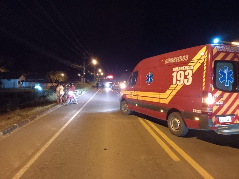 colisão #Pracegover foto: na imagem há um veículo do CB e uma via