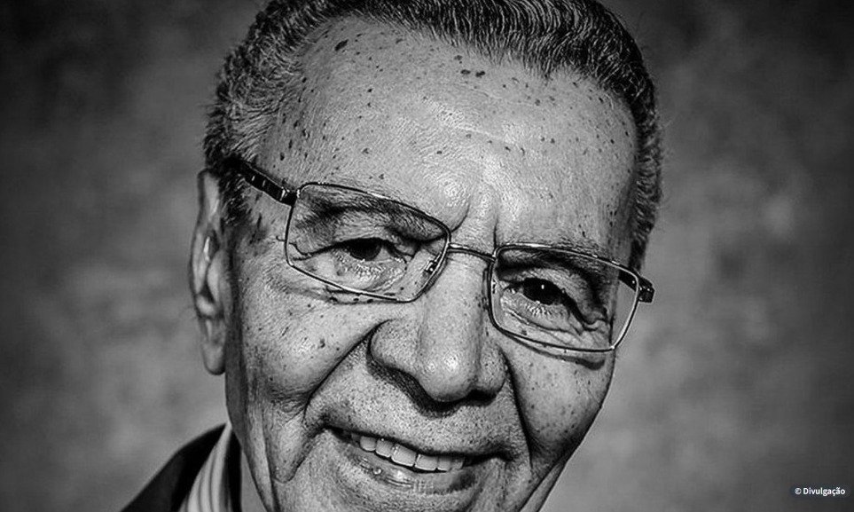 Mundo do samba participa do velório do presidente de honra da Portela