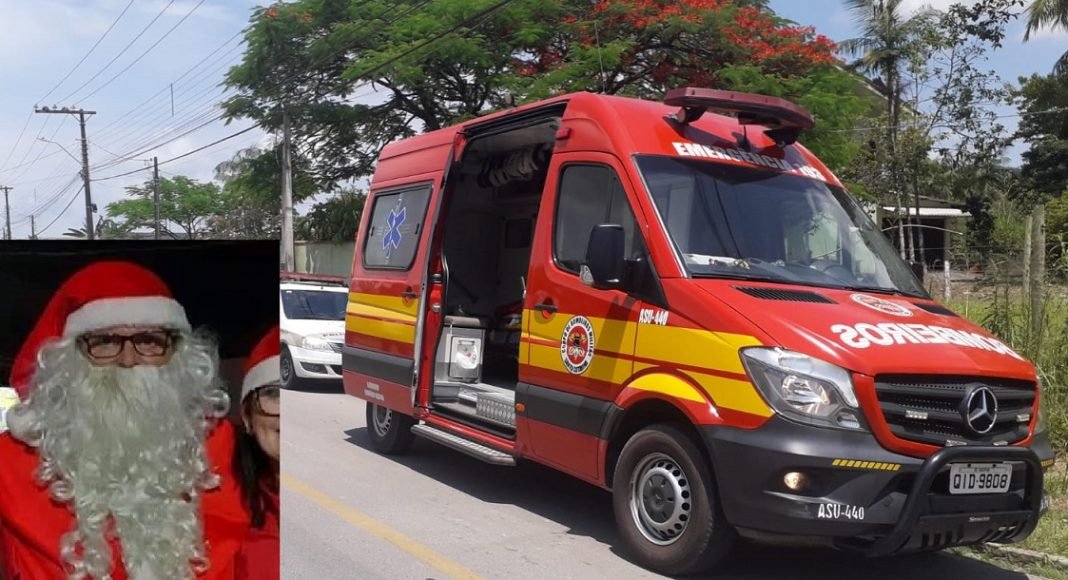 'Papai Noel' é esmagado pela própria carreta de Natal em que fazia entrega de guloseimas
