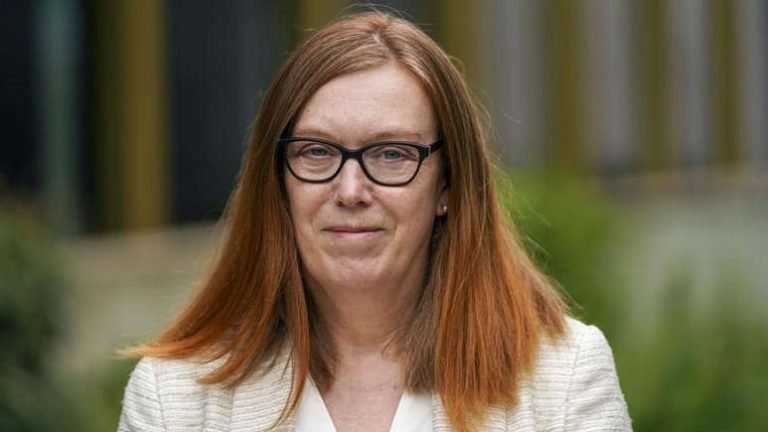 Próxima pandemia poderá ser pior, diz criadora da vacina da AstraZeneca Próxima pandemia poderá ser pior, diz criadora da vacina da AstraZeneca