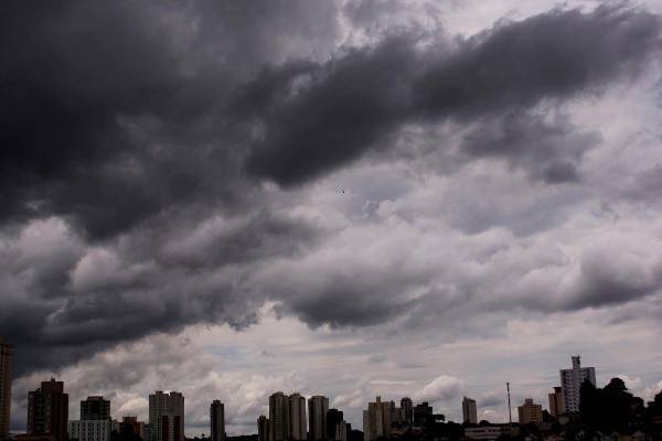 Terça-feira tem alternância entre nuvens e intervalos de sol em Santa Catarina Terça-feira tem alternância entre nuvens e intervalos de sol em Santa Catarina