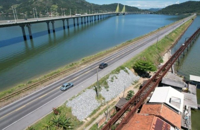 Em Laguna acostamento da antiga ponte poderá ser usado como estacionamento durante exibição aérea