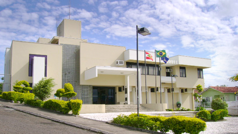 Fórum de ImaruÍ #PraCegoVer: na foto, a fachada do Fórum de Imaruí