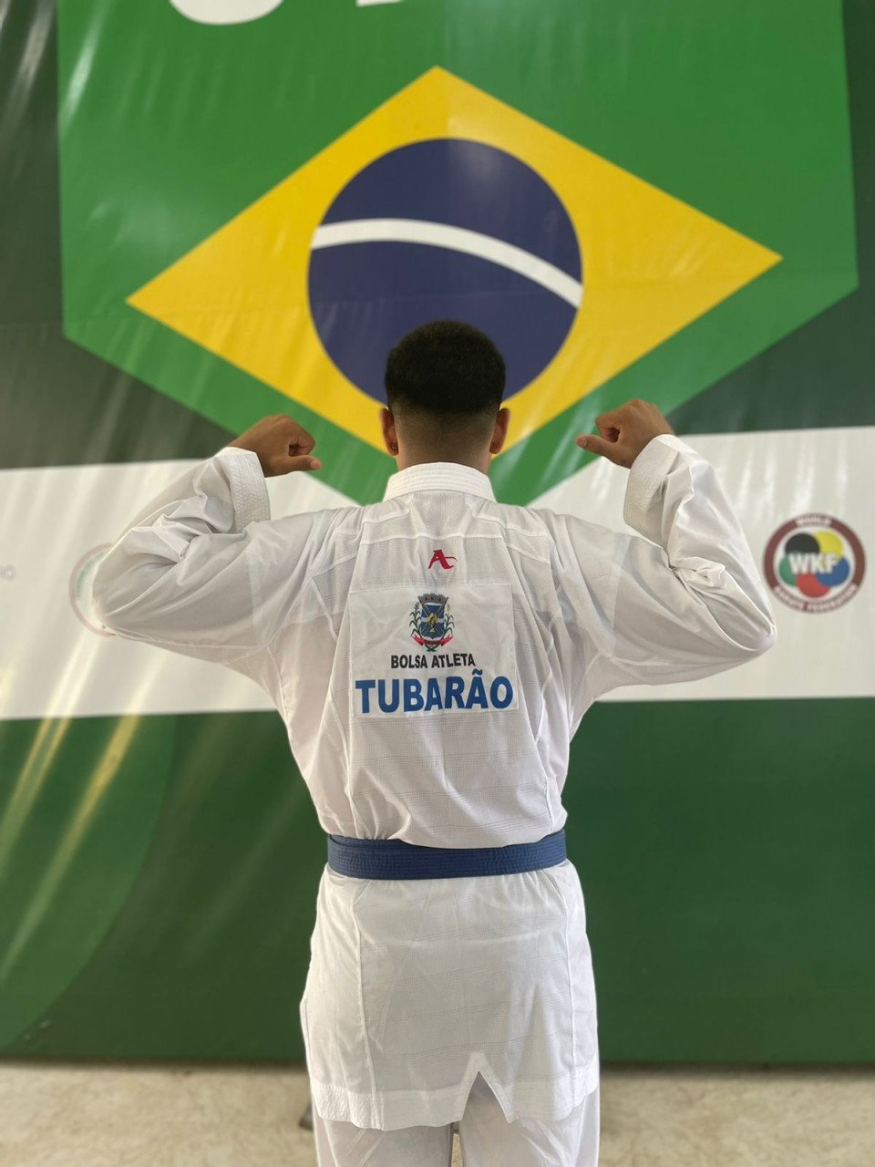 Karate #PraCegoVer Na foto, um carateca de costas
