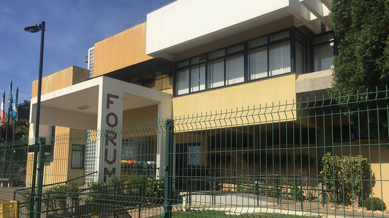 Fórum Içara #PraCegoVer Na foto, a fachada do Fórum de Içara